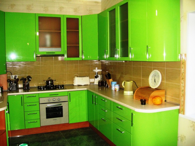 кухни зеленые